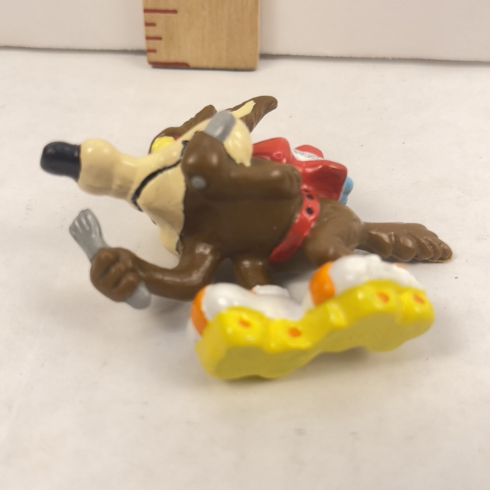 Vtg 1990 Applause Looney Tune Wile E Coyote ACME Rocket Roller Skates PVC Figure - Picture 4 of 7
